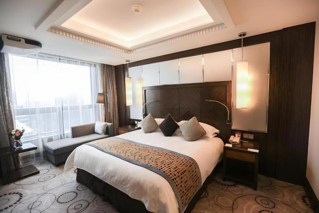 Grand Soluxe Zhongyou Hotel Shanghái Exterior foto