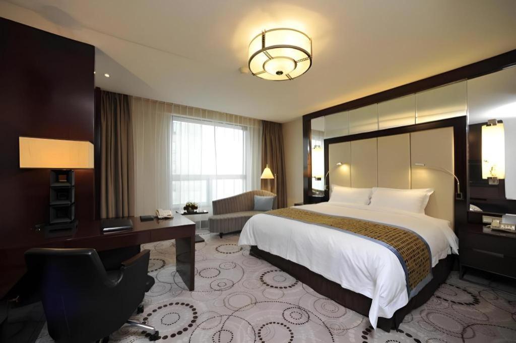 Grand Soluxe Zhongyou Hotel Shanghái Exterior foto