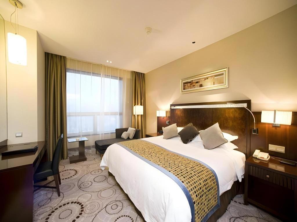 Grand Soluxe Zhongyou Hotel Shanghái Exterior foto