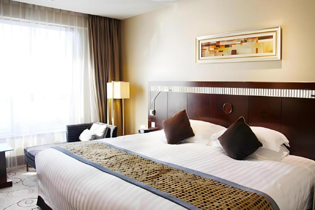 Grand Soluxe Zhongyou Hotel Shanghái Exterior foto