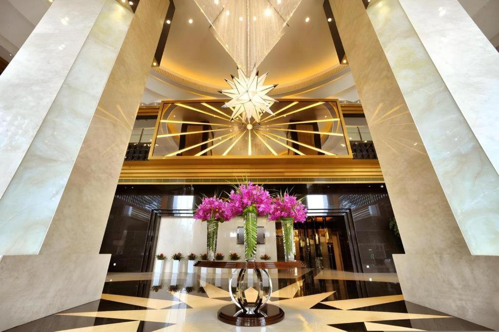 Grand Soluxe Zhongyou Hotel Shanghái Exterior foto